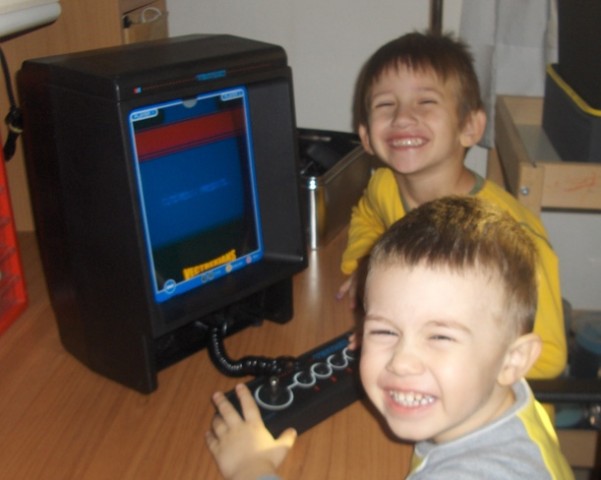kids playing vectrexians